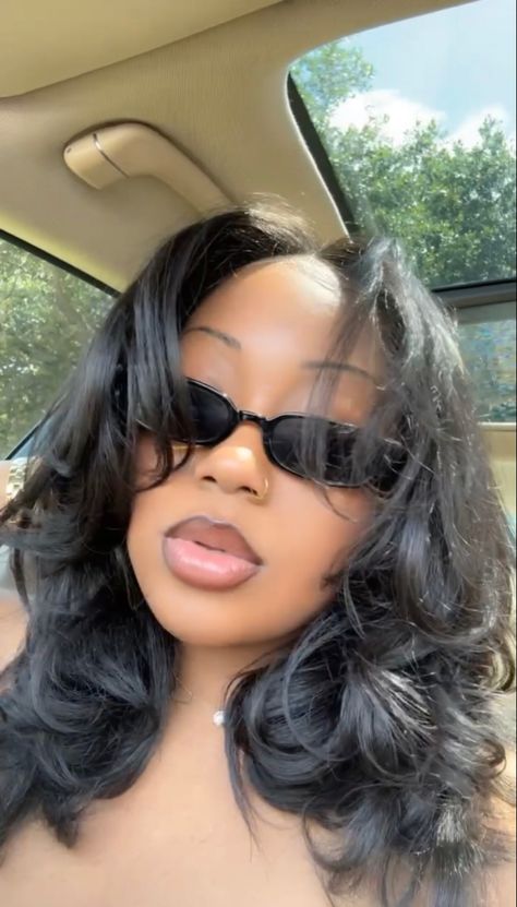 Layered Shoulder Length Wig, Medium 90s Blowout, Short Medium Hair With Layers, Short Sew Ins Black Women, 90s Blow Out Short Hair, 90s Voluminous Hair Short, 90s Sew In, 90s Blowout Wig, 90s Blowout Black Women