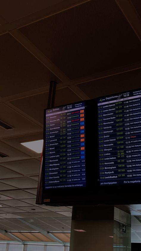 Stansted Airport Aesthetic, Flying Aesthetic, Happy Onam Wishes, Onam Wishes, Airport Vibes, Plane Aesthetic, Airport Flight, Departures Board, Waking Up At 3am