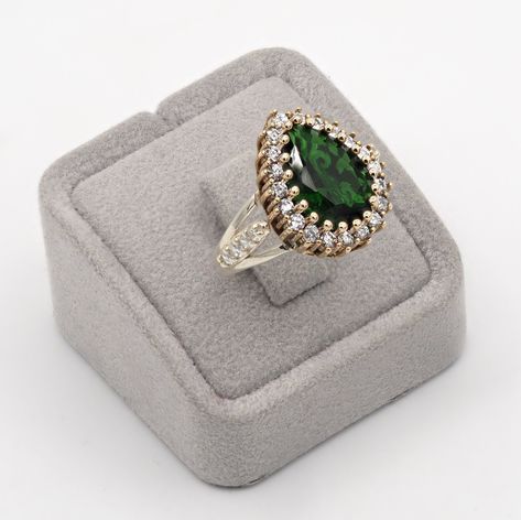 Emerald Green Ottoman, Ottoman Jewelry, Green Ottoman, Jewelry Emerald, Hurrem Sultan, Bronze Green, Ottoman Design, Bronze Ring, Turkish Jewelry