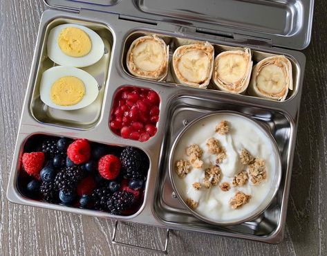 Winny Hayes on Instagram: “I made my kids a meatless protein snackbox for....I don’t know what it’s for because I don’t know what time it is anymore. We have peanut…” Winny Hayes, Meatless Protein, Meatless Lunch, Vegan School Lunch, Kids Lunch Box Meals, Baby Lunch, Kids Routine, Toddler Breakfast, Easy Lunch Boxes