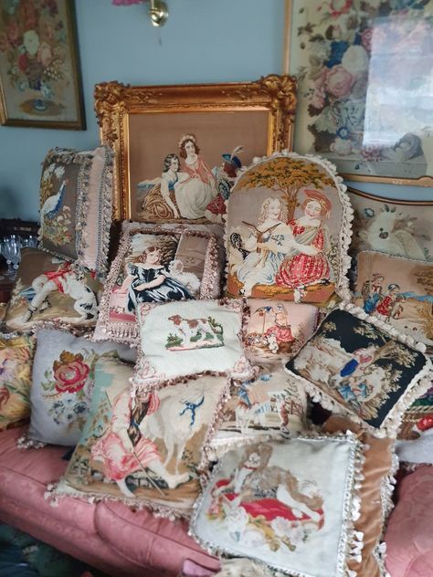 My amazing antique cushions Sofa Vintage, Berlin Woolwork, Antique Cushion, Vintage Sofa, African History, Whimsical Art, Pin Cushions, Needlepoint, Cross Stitch Patterns