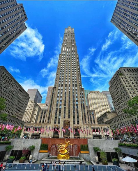 Buildings In New York, Plaza New York, Visiting New York City, The City At Night, Rockefeller Plaza, Nyc Travel Guide, Visiting New York, Visit New York City, Nyc Hotels