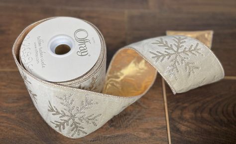 Ribbon For Wreath, Tree Ribbon, Christmas Tree Gift, Ribbon On Christmas Tree, Gold Snowflake, Glitter Ribbon, Silver Snowflakes, Wreath Christmas, Tree Gift