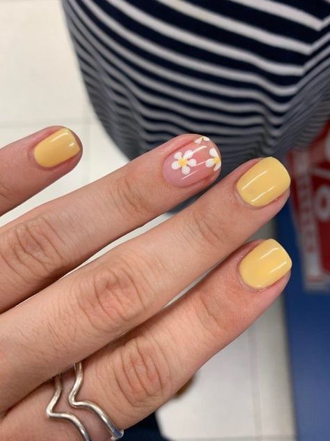 Milky Nails, Nagellack Trends, Short Gel Nails, Simple Gel Nails, Cute Gel Nails, Pretty Acrylic Nails, Chic Nails, Short Acrylic Nails, Nail Arts