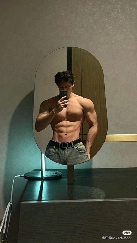 Muscular Boyfriend, Gym Poses For Men, Gym Boy Aesthetic, Muscular Body Men, Aesthetic Body Men, Gym Pose, Gym Workout Plan, Aesthetic Physique, Best Gym Workout