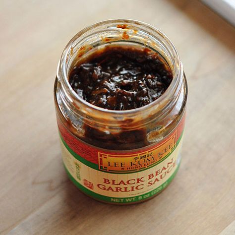 5 Shortcuts to Spice Up Your Dinner Black Bean Garlic Sauce, Fermented Black Beans, Chinese Sauce, Panang Curry Paste, Black Bean Paste, Food Reference, Thai Curry Paste, 5 Spice, Sauteed Greens