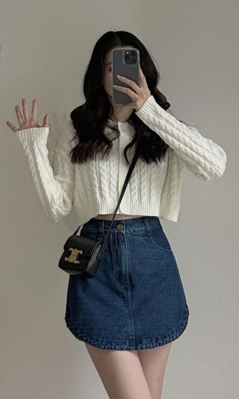 Kpop Outfits Inspiration Korean Style, Moda Ulzzang, Simple Casual Outfits, Korean Outfit Street Styles, Korean Casual Outfits, Everyday Fashion Outfits, Miniskirt Outfits, Casual Day Outfits, Easy Trendy Outfits