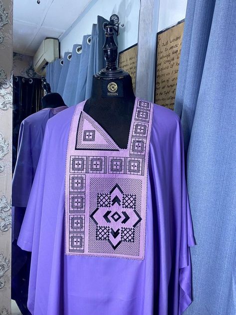 33 Latest Agbada Style Inspos To Make You More Stylish For Your Next Event Latest Agbada Designs, African Garments, Agbada Designs For Men, Agbada Design, Dashiki For Men, African Suit, Nigerian Men Fashion, Popular Places, African Wear Styles For Men