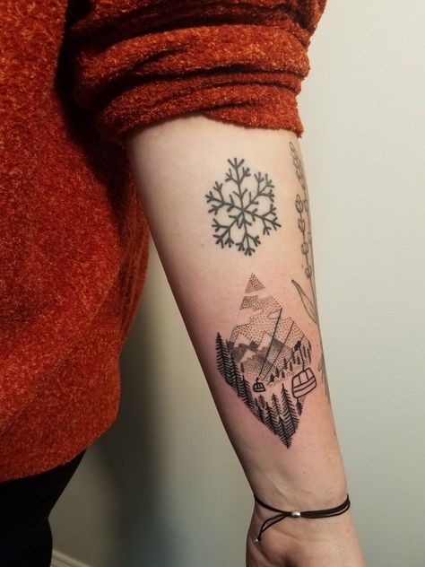 Chair Lift Tattoo, Switzerland Inspired Tattoos, Chairlift Tattoo, Ski Mountain Tattoo, Montagne Tattoo, Skiing Tattoo Ideas, Vermont Tattoo, Charlie Tattoo, Snowboarding Tattoo