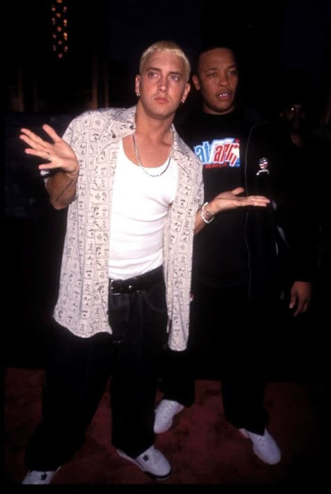 Slim Shady Costume, Eminem Fits, Eminem 2000s, Rhyme Without Reason Costume, Eminem And Dr Dre, 90s Hiphop Fashion, Rhyme Without Reason, Eminem Dr Dre, Eminem Pics