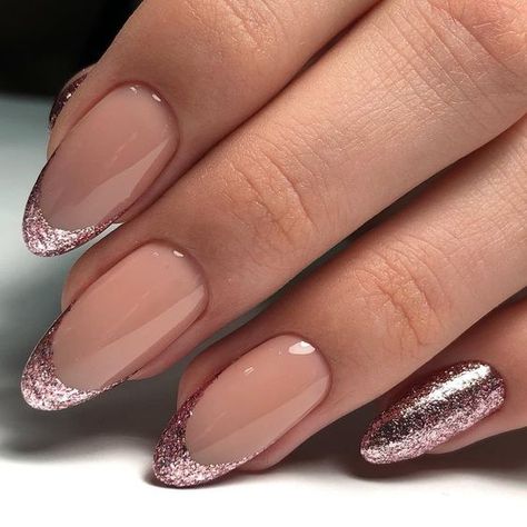 Gold Tip Nails, Bridesmaids Nails, Gold Acrylic Nails, Unghie Sfumate, Indigo Nails, Rose Gold Nails, Almond Acrylic Nails, Rose Nails, Oval Nails