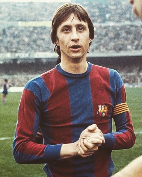 Johann Cruyff, Team Barcelona, Johan Cruyff, Luka Modric, Football Legends, Football Is Life, Barcelona Fc, Color Club, The Ritz