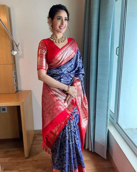 Pragya Jaiswal, Navy Blue Saree, Lichi Silk Saree, Blue Silk Saree, Latest Designer Sarees, Simple Blouse Designs, Blue Saree, Red Saree, Silk Saree With Blouse