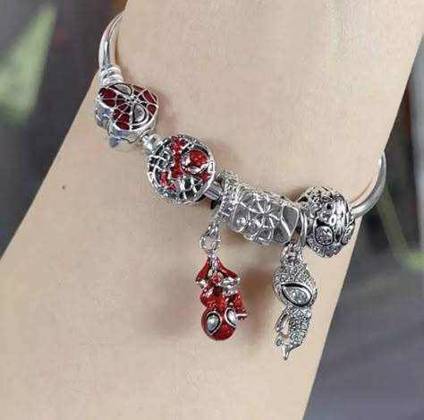 Hanging Spider, Spider Man Mask, Marvel Jewelry, All Spiderman, Krista And Becca Ritchie, Pandora Bracelet Charms Ideas, Spiderman Gifts, Pandora Bracelet Designs, Lily Calloway