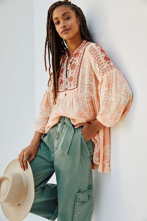 https://s7d5.scene7.com/is/image/Anthropologie/4110317990122_015_b?$a15-pdp-detail-shot$&fit=constrain&qlt=80&wid=683 Peasant Blouse Outfit, Tunic Outfit Summer, Boho Leather Jewelry, Japan Clothing, Fashion Trending Moodboard, Anthropologie Christmas, Tunic Outfit, Anthropologie Holiday, Summer Embroidery