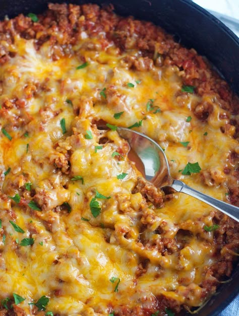 Taco Cauliflower Rice Skillet Dinner is quick, easy, healthy, low carb and incredibly delicious. Loaded with ground beef, vegetables,  frozen cauliflower and topped with melted cheese. Dinner in under 30 minutes! Taco Cauliflower Rice, Cauliflower Rice Skillet, Frozen Cauliflower, Cheese Dinner, Beef Ground, Rice Skillet, Cauliflower Rice Recipes, Lean And Green Meals, Dinner Easy