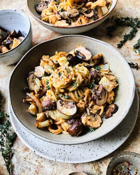 Celeriac Celeriac Recipes, Roast Celeriac, Mushroom Carbonara, Seasonal Vegan Recipes, Roast Garlic, Roasted Onions, Garlic Mushrooms, Savory Vegan, Mushroom Sauce