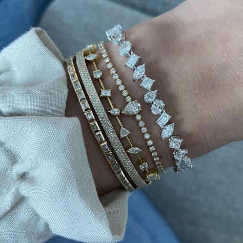 Diamond Tennis Bracelet Stack, 18k Gold Bangle, Gold Bracelets Stacked, Trending Bracelets, Diamond Tennis Bracelet, Bracelets Gold Diamond, Jewelry Fashion Trends, Bracelet Design, Classy Jewelry