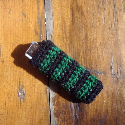 Crochet Lighter Holder, Black Hulk, Lighter Holder, Crocheting Ideas, Lighter Case, Diy Bedroom, Crochet Handmade, Light Holder, Crochet Ideas