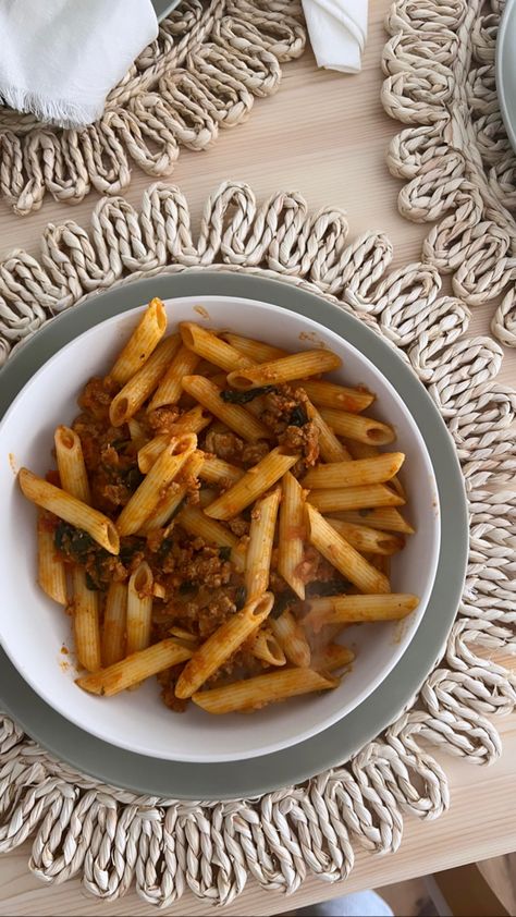 raos arrabiata is above all else! especially good w bowtie noodles :) Creamy Arrabiata Pasta, Spicy Arrabiata Pasta, Bow Tie Pasta Bolognese, Spaghetti Arrabiata, Arrabbiata Pasta, Best Spaghetti, Noodles, Carrots, Spaghetti