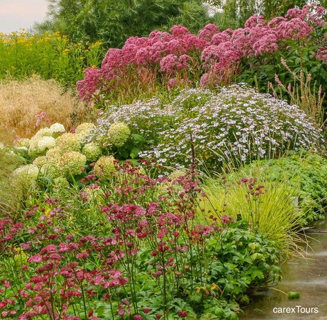 Sacred Garden, Dutch Gardens, Piet Oudolf, Cottage Garden Design, Garden Tours, Garden Borders, Natural Garden, The 1990s, Perennial Garden