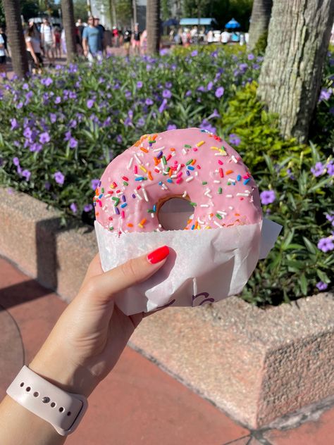 Pink Donut Aesthetic, Donuts Aesthetic Wallpaper, Pink Donuts Aesthetic, Donut Aesthetic, Pink Sprinkle Donut, Big Donut, Donuts Aesthetic, Donut Pictures, Big Donuts