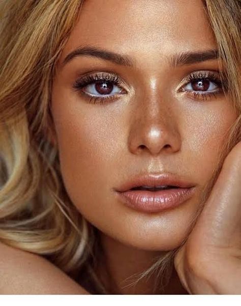 Maquillaje Glowy, Beach Makeup, Wedding Hairstyles And Makeup, Tanned Makeup, Headshots Women, Bronze Makeup, Dewy Makeup, Cake Face, Professional Headshots