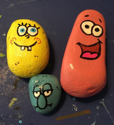 Sponge Bob, Patrick, Squidward Squidward Rock Painting, Spongebob Patrick And Squidward, Egg Shell Painting, Patrick And Squidward, River Stones Crafts, Squidward Painting, Diy Turtle, Turtle Painted Rocks, Bob Rock