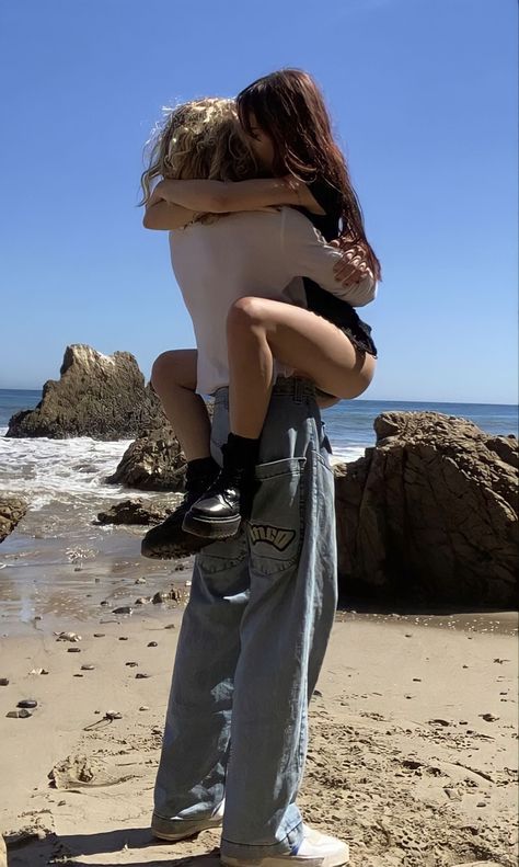 I Need A Girlfriend, Need A Girlfriend, Want A Girlfriend, Girlfriend Goals, The Love Club, Couple Photoshoot Poses, Jenna Ortega, Paros, Couple Aesthetic