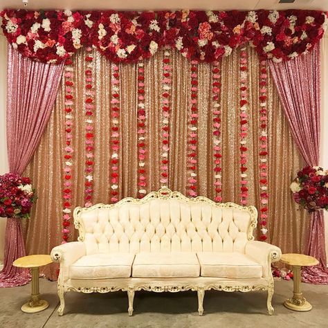 Like the hanging garlands House Party Planning, Valance Ideas, Naming Ceremony Decoration, Nikah Decor, Mehendi Decor Ideas, Simple Stage Decorations, Indian Room Decor, Wedding Entrance Decor, Desi Wedding Decor