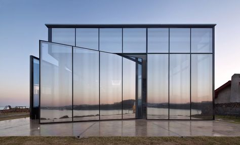 7 Ways to Enliven Your Next Project With Mirrored Glass - Architizer Journal Volcanic Stone Wall, Glass Architecture, Abandoned Hotels, Mirror Ceiling, Office Architecture, Glass Curtain Wall, Glass Curtain, Mirror House, Volcanic Stone