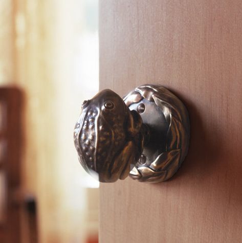 Animal Door Knobs, Estilo Kitsch, Vintage Door Knobs, Custom Door, Dream House Decor, House Inspo, Dream Home Design, Door Knobs, First Home