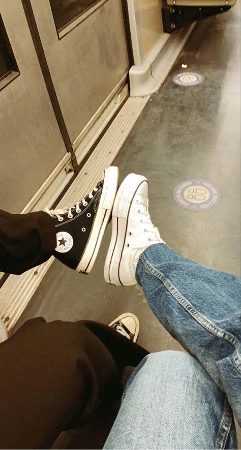 Converse Pics Aesthetic, Best Friends Shoes Pictures, Bff Shoes Pic, Couple Shoes Goals Aesthetic, Couple Shoe Photos, Friend Shoes Aesthetic, Friend Shoes Picture, Aesthetic Pictures Of Shoes, Friends Shoes Pictures