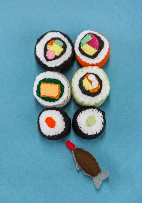 Lucy Sparrow's LA supermarket is stocked with 31,000 felt groceries. Felt Sushi, Play Felt Food, Lucy Sparrow, Sushi Ginger, Food For Kids, Organizational Skills, Play Food Set, Pretend Play Food, Kitchen Toys