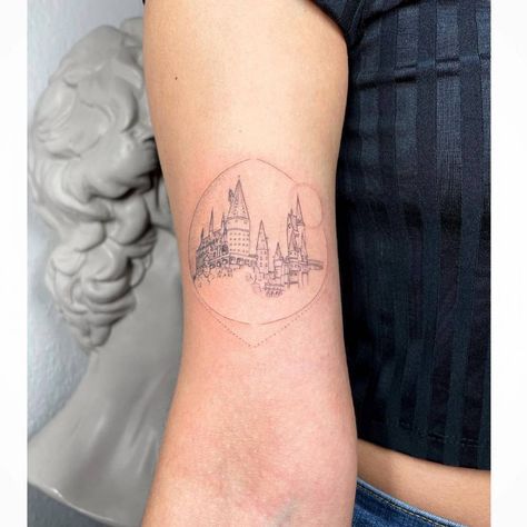 Fine Line Harry Potter Tattoo, Hogwarts Architecture, Fine Line Harry Styles Tattoo, Books Harry Potter, Hogwarts Tattoo, English Culture, Harry Styles Tattoos, Harry Potter Tattoo, Line Tattoo