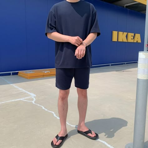 Outfit Santai Pria, Ootd Boy, Baseball Jacket Outfit, Korean Ootd, Beach Outfit Men, Mens Shorts Outfits, Cute Couple Outfits, Mens Casual Dress Outfits, Mens Casual Dress