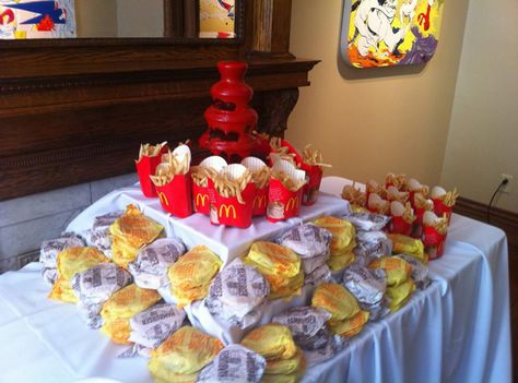 McDonald's buffet and ketchup fountain Mc Donald Birthday, Cheese Fountain, Mcdonalds Birthday Party, Sleepover Snacks, Trash Bash, Mc Donald's, Food Buffet, Party Food Buffet, Paul Revere