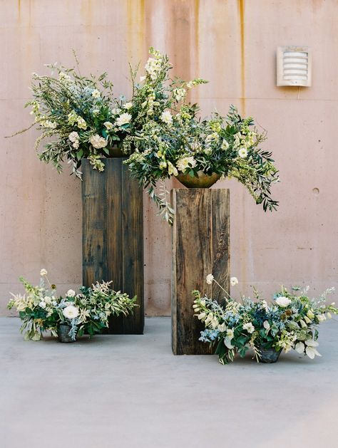 Give us all the desert chic vibes from this GORG Springs Preserve wedding! These two stylish grooms had Wedding Ceremony Floral Arrangements, Desert Chic Wedding, Rustic Pedestal, Church Wedding Flowers, Easter Flower Arrangements, Wedding Alters, Easter Backdrops, Desert Chic, Altar Flowers