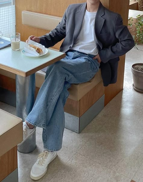 Mens Oversized Blazer Outfit, Men’s Blazer And Jeans Outfits, Men’s Blazer Outfits With Jeans, Mens Blazer Outfit Casual Jeans, Blazer Jeans Outfits Men, Korean Men Accessories, Blazer Outfits Men Aesthetic, Blazer Outfits Men Streetwear, Jeans Blazer Outfit Men