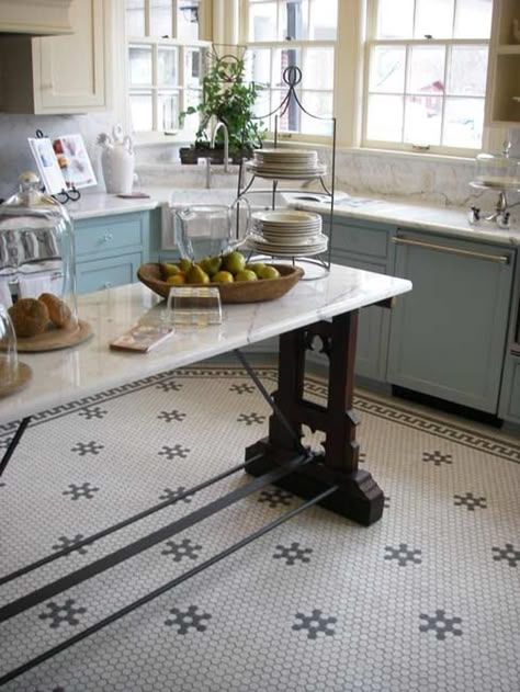 Hexagon Tile Kitchen Floor, Hexagon Tile Kitchen, Cottage Kitchen Tiles, Kitchen Floor Ideas, Kitchen Floors, Victorian Kitchen, Mosaic Floor Tile, Floor Ideas, Classic Kitchens