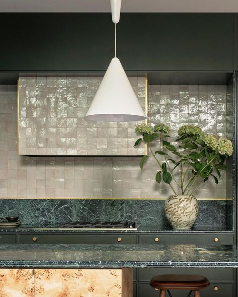 Granite Marble Works - GMW (@granitemarbleworks) • Instagram-billeder og -videoer Utah Resorts, Adam Hunter, Marble Benchtop, Luxury Cookware, Salsa Verde, Traditional Kitchen, Luxury Kitchen, Kitchen Style, Luxury Home Decor