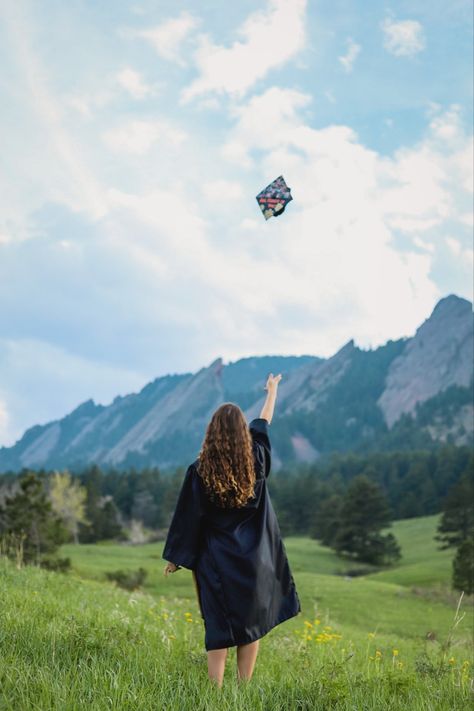 Senior graduation photoshoot in boulder, colorado. Boulder Graduation Pictures, Mountain Graduation Pictures, Graduation Pictures Mountains, Graduation Pictures Park, Mountain Graduation Photos, Forest Graduation Pictures, Graduation Pictures Nature, Nature Graduation Pictures, Senior Graduation Photoshoot