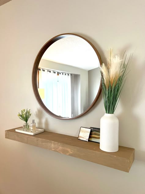 Modern Entrance Hall Decor, Mirror Shelf Decor, Entry Way Mirror Ideas, Hall Ways Ideas Entrance, Simple Glasses, Hallway Table Decor, Easy Diy Home Decor, Narrow Hallway Decorating, Home Hall Design