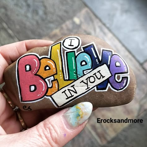 Rocks Painting, Inspirational Rocks, Rocks To Paint, Diy Rock Art, Seashell Painting, Stone Art Painting, Painted Rocks Kids, Painted Rocks Craft, Happy Stones