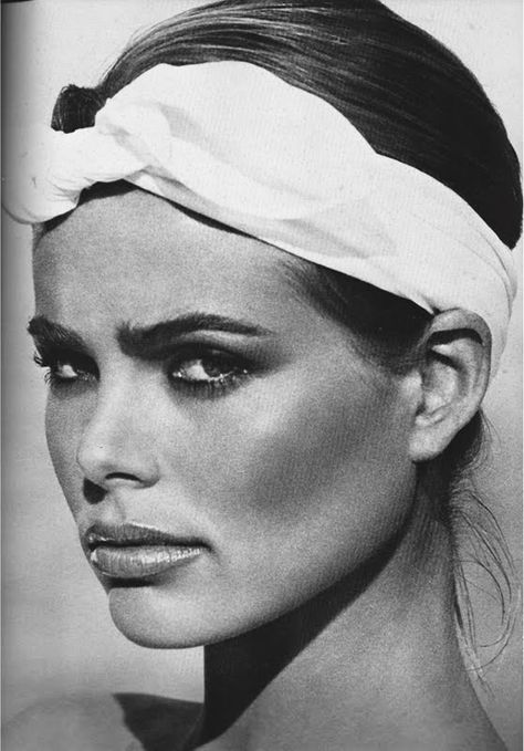 Bittersweet Vogue: Margaux Hemingway Margaux Hemingway, Francesco Scavullo, Jean Shrimpton, 90s Supermodels, Blush Contour, Linda Evangelista, Raquel Welch, Trendy Makeup, Foto Art