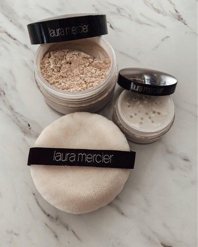 Powder Makeup Aesthetic, Powder For Makeup, Makeup Powder Aesthetic, Setting Powder Aesthetic, Powder Aesthetic, Best Setting Powder, Laura Mercier Loose Setting Powder, Laura Mercier Powder, Laura Mercier Translucent Powder