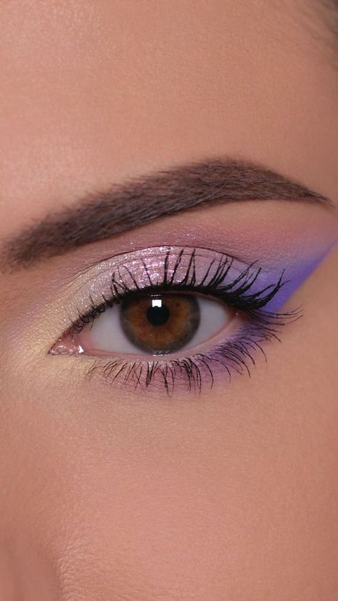 Eyeshadow Looks Colourful, Prom Makeup Colorful, Colorful Makeup Brown Eyes, Summer Makeup Brown Eyes, Cute Colorful Makeup Looks, Makeup Looks Color, Cool Eye Makeup Looks, Cute Makeup Looks Colorful, Cute Eye Makeup Looks