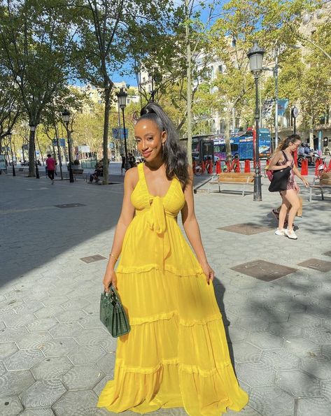 Yellow Summer Outfits Black Woman, Brunch Outfit Black Woman Spring, Colorful Vacation Outfits, Modest Vacation Outfits, Yellow Floor, Summer Outfit Ideas, Classy Casual Outfits, Note Box, Chiffon Prom Dress