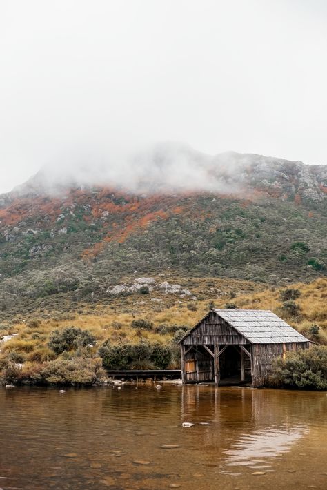 Australian Gothic, Cradle Mountain Tasmania, 2024 Manifestations, Tasmania Road Trip, Van Diemen's Land, Cradle Mountain, Beautiful Adventure, Ideal Life, Walking Trails