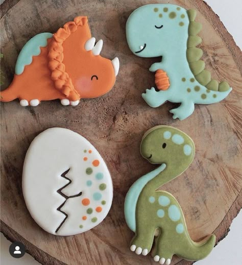 Baby Dinosaur Party, Dinosaur Baby Shower Theme, Dinosaur Birthday Theme, Christmas Sugar Cookies Decorated, Baby First Birthday Themes, Royal Iced Cookies, Dinosaur Birthday Cakes, Dinosaur Cookies, Boys First Birthday Party Ideas